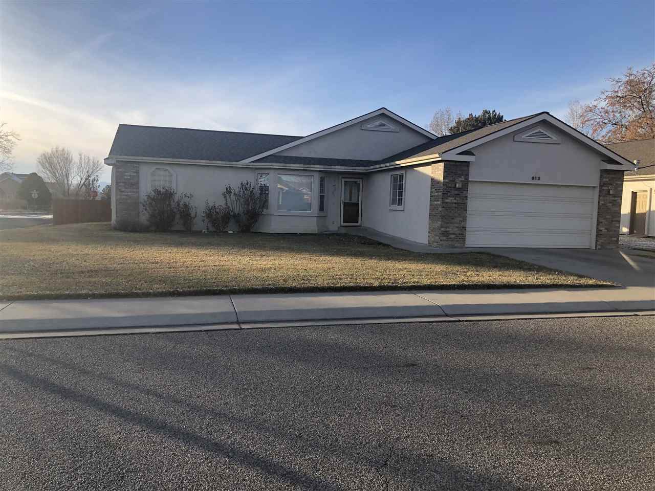 613 Shadowbrook Drive - Photo 1