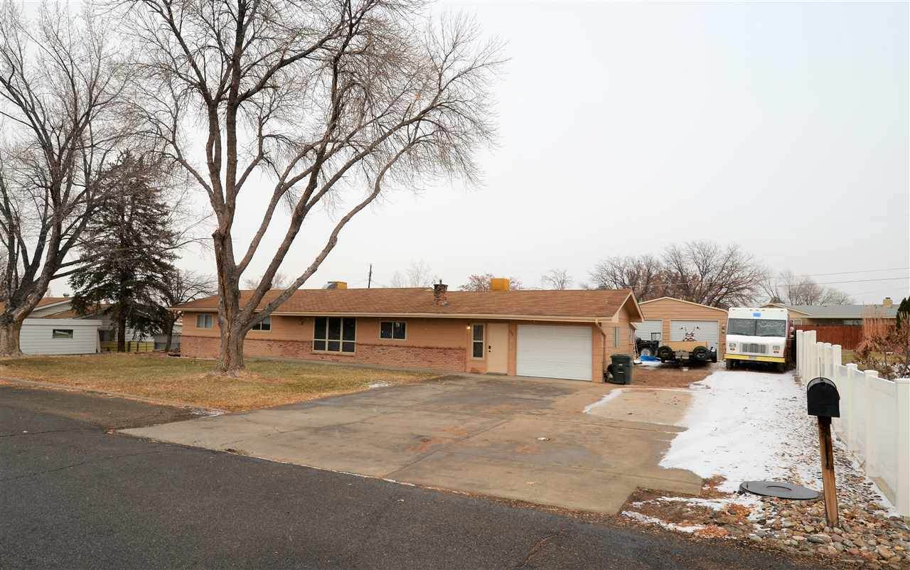 708 Ash Drive - Photo 1