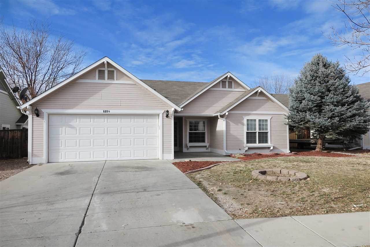 609 1/2 Cottage Meadows Court - Photo 1