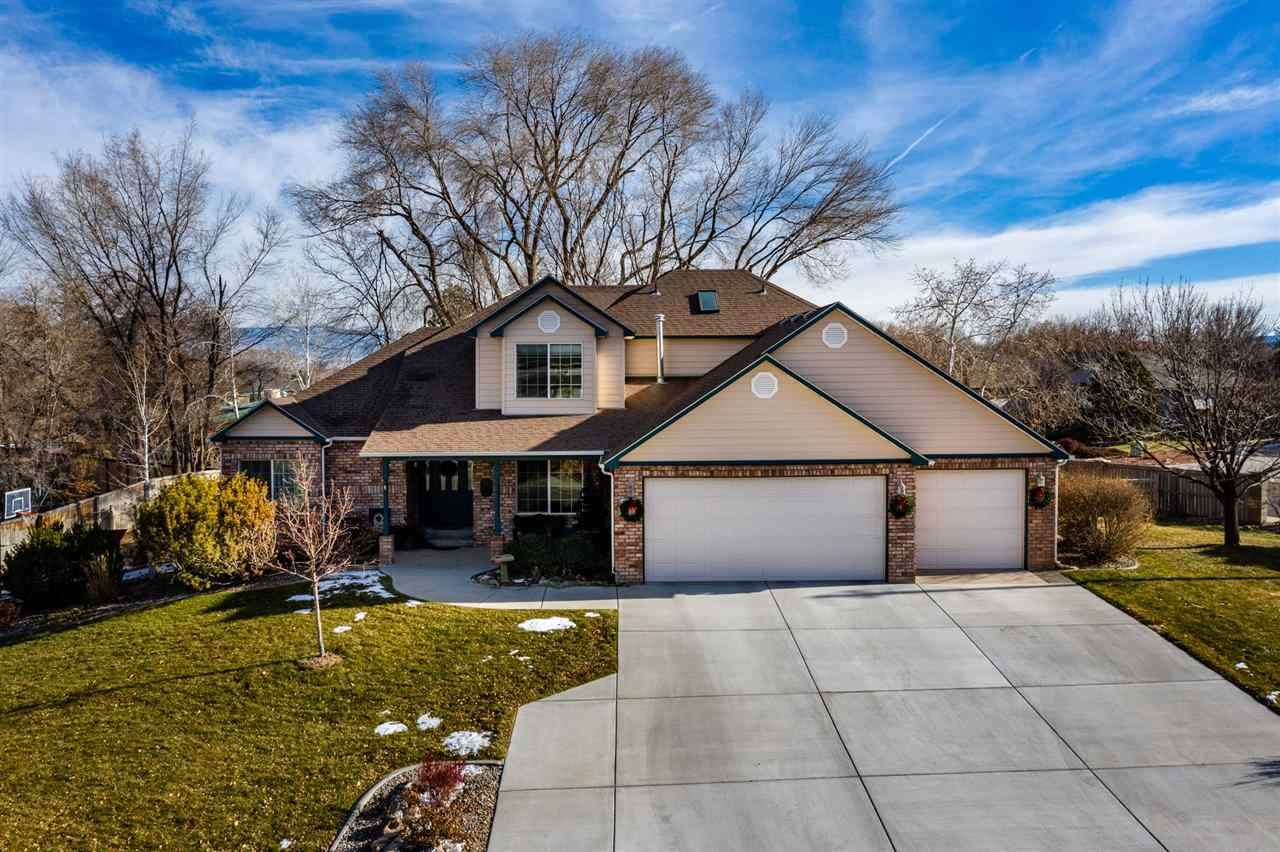 678 Poplar Court - Photo 1