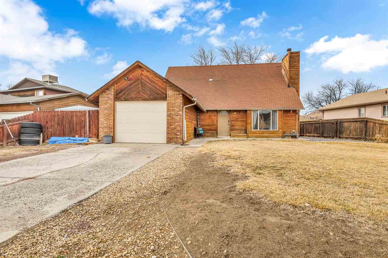 645 Pinewood Court - Photo 1