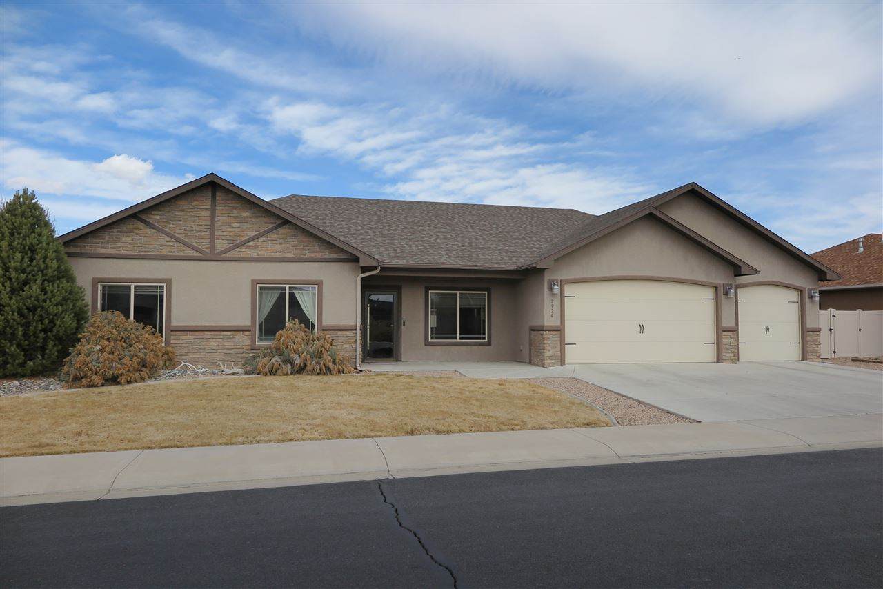2924 Brook View Lane - Photo 1