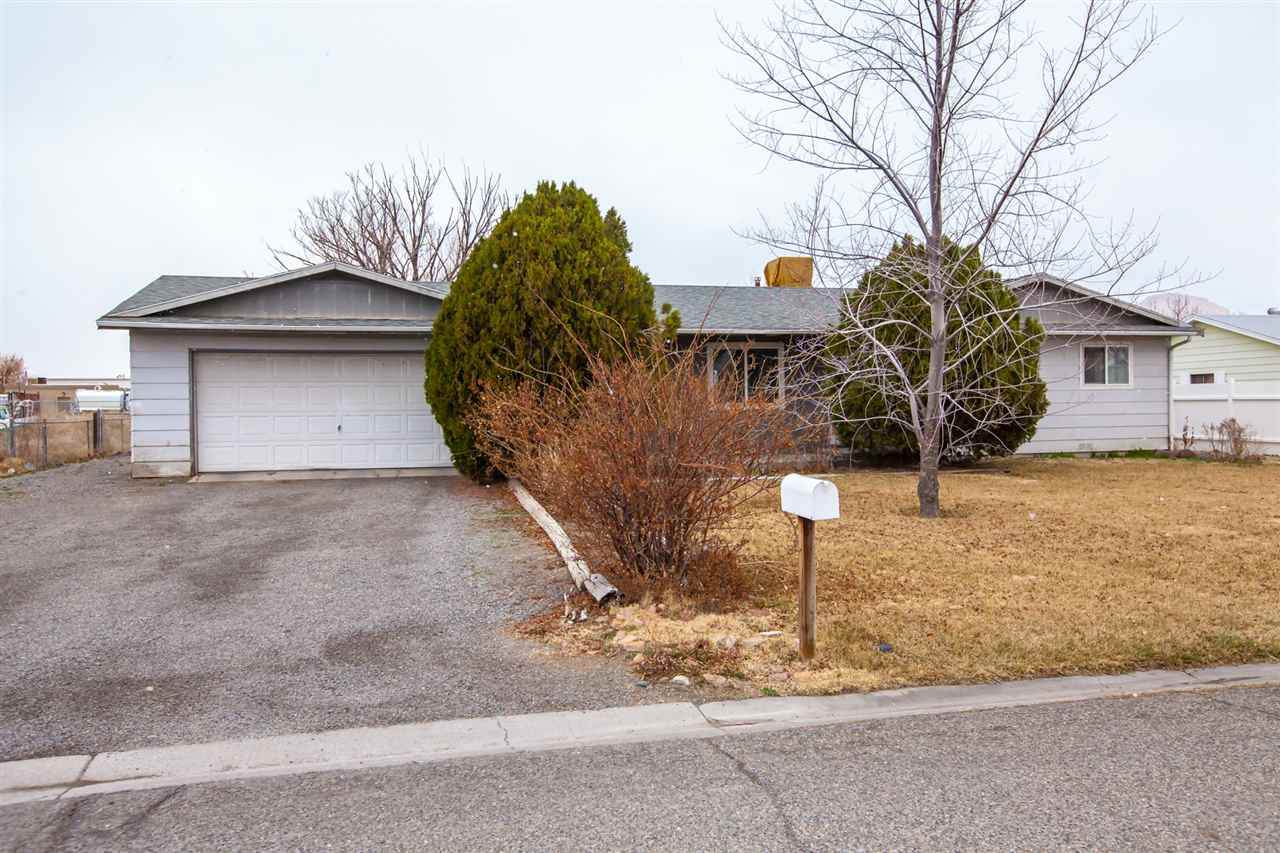 3190 1/2 Elm Avenue - Photo 1
