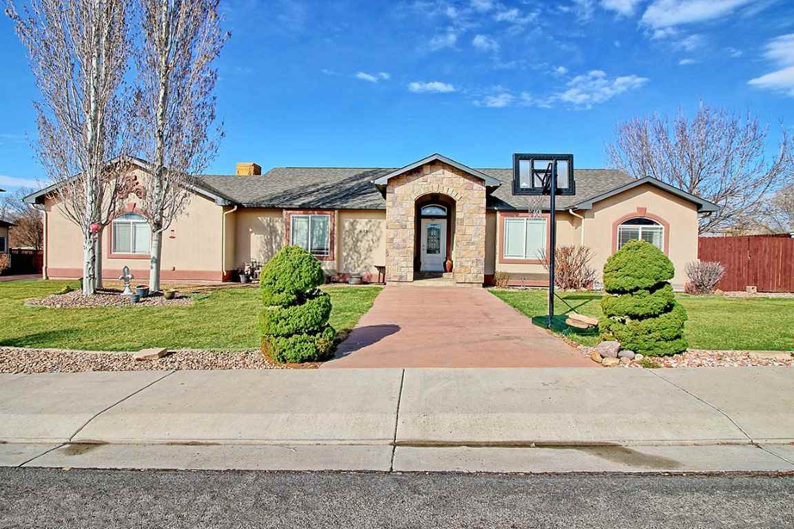 649 Pineneedle Court - Photo 1