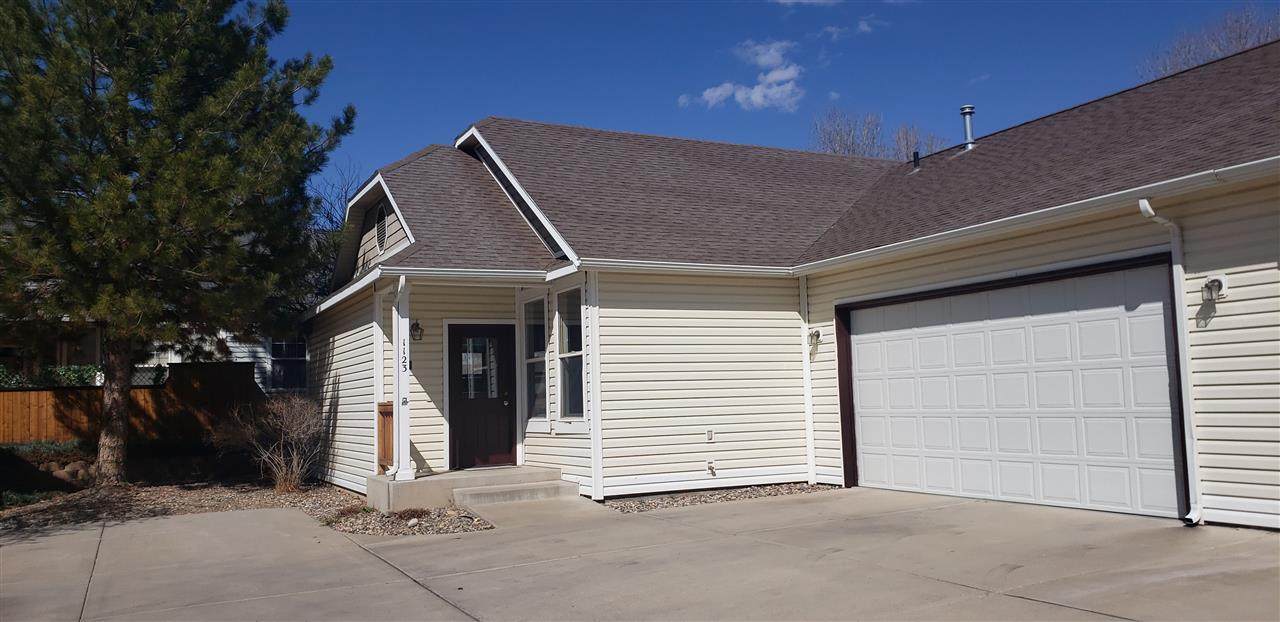 1123 Primrose Lane - Photo 1
