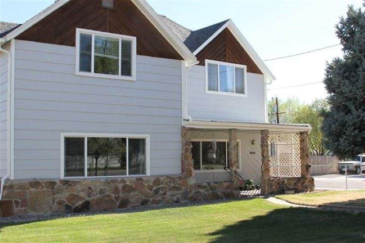 946 Pabor Avenue - Photo 1