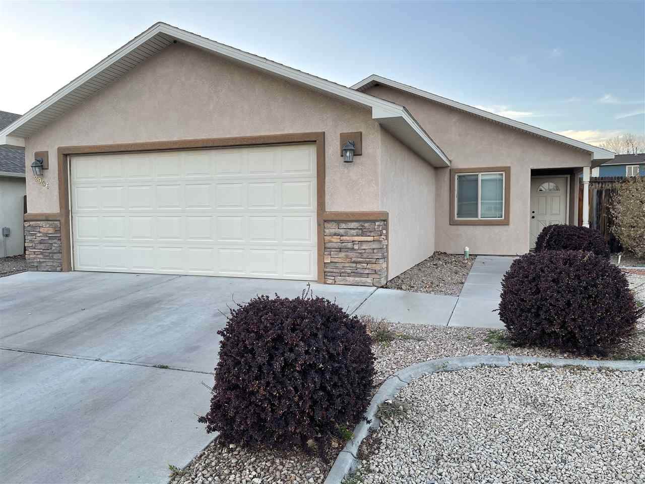 2906 Walnut Avenue - Photo 1