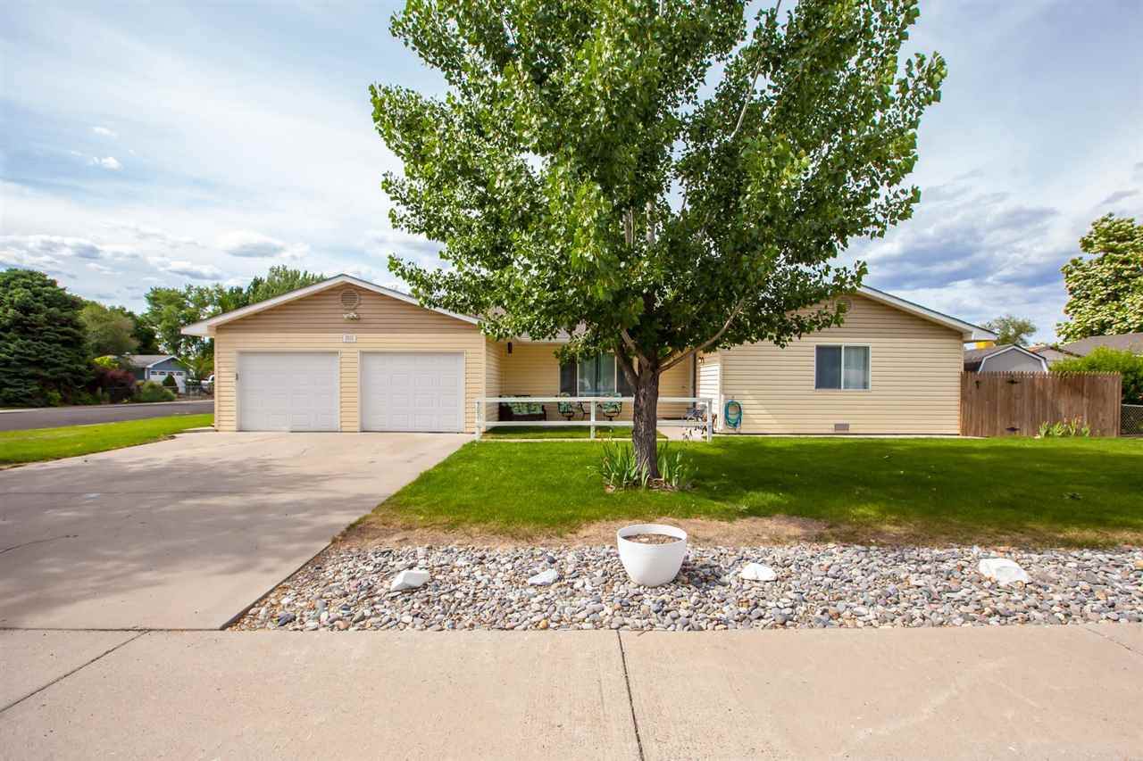 1031 Pabor Avenue - Photo 1