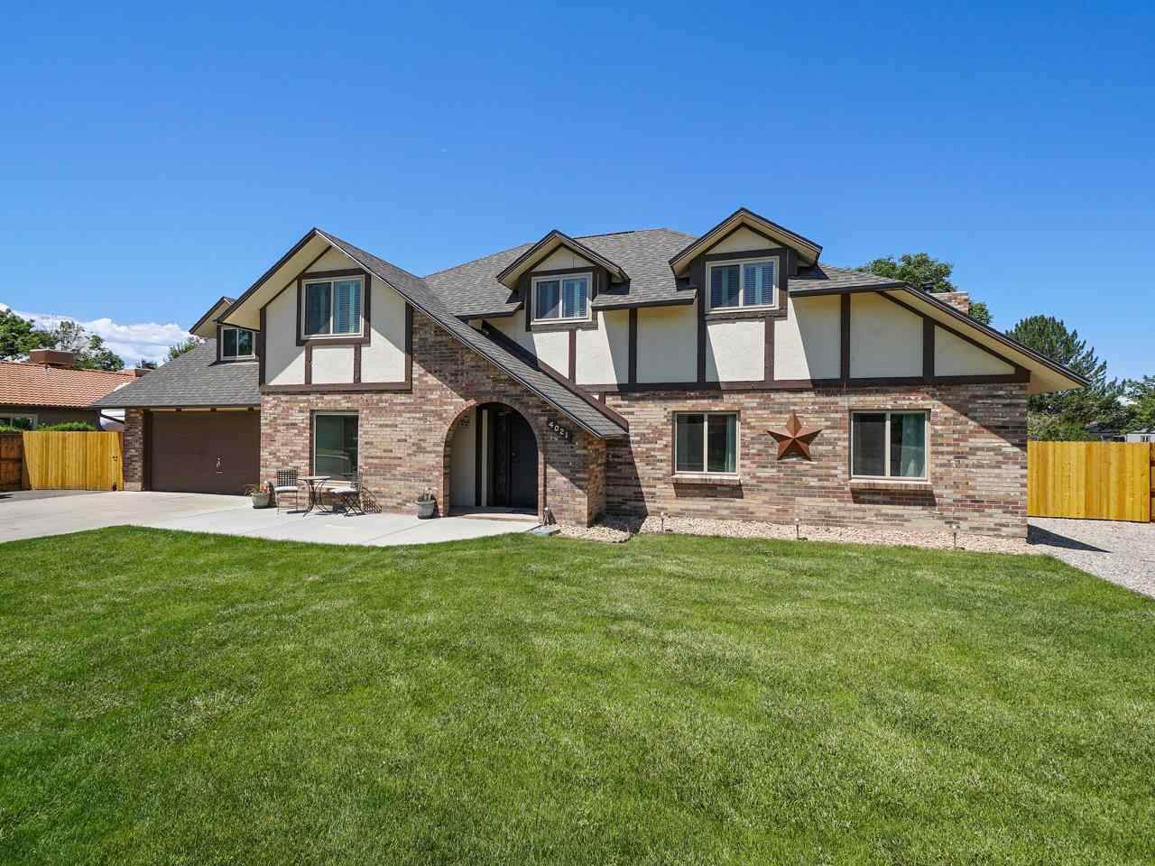 4021 Applewood Street - Photo 1