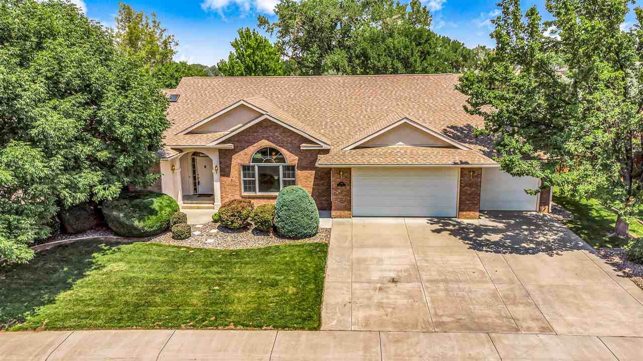 694 Moonridge Circle - Photo 1