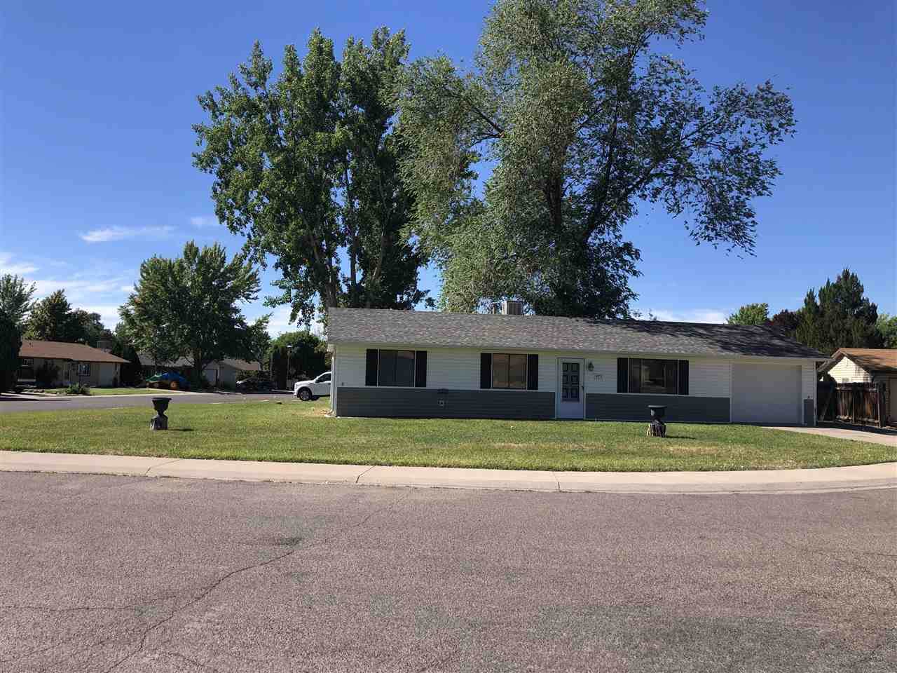 473 Seminole Court - Photo 1