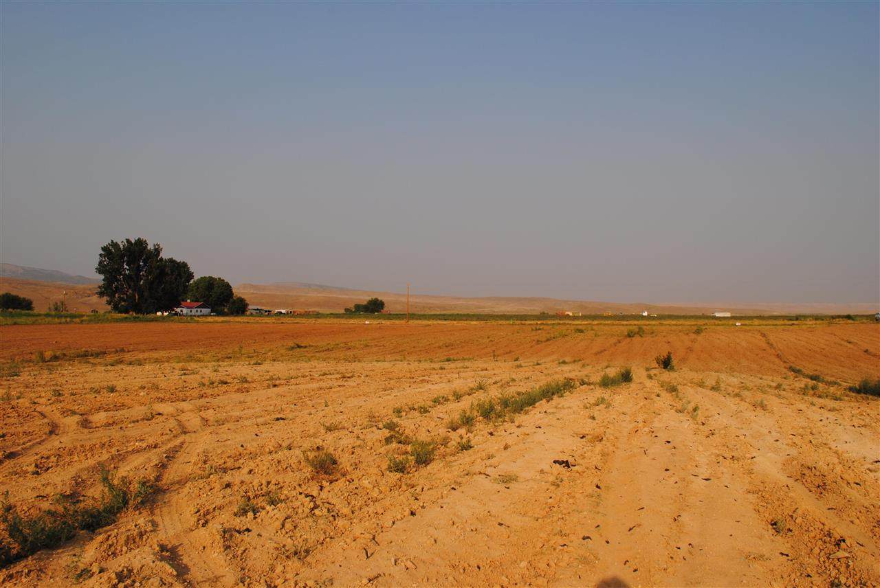 1674 8 Road - Photo 1