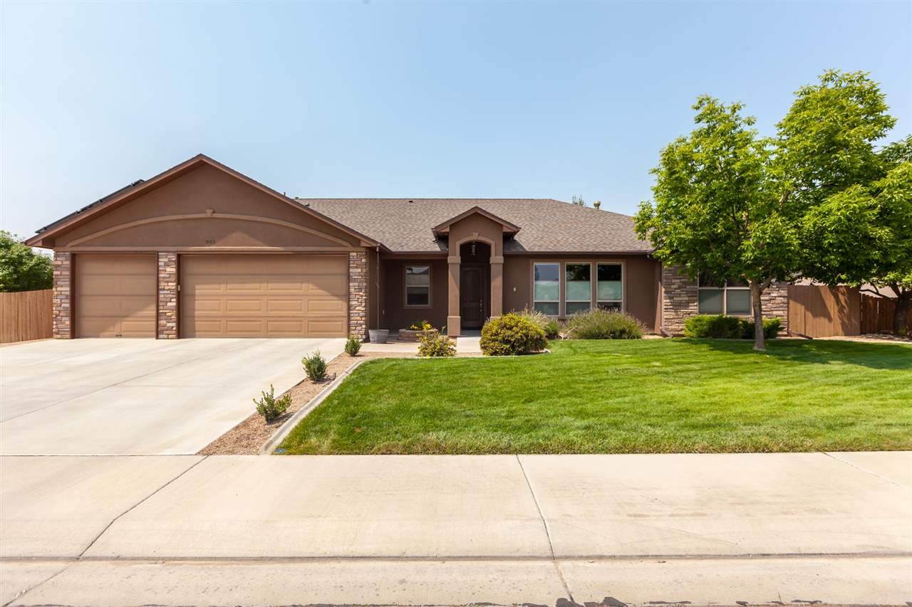 503 Lois Drive - Photo 1