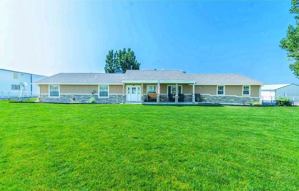 1329 Q Road - Photo 1