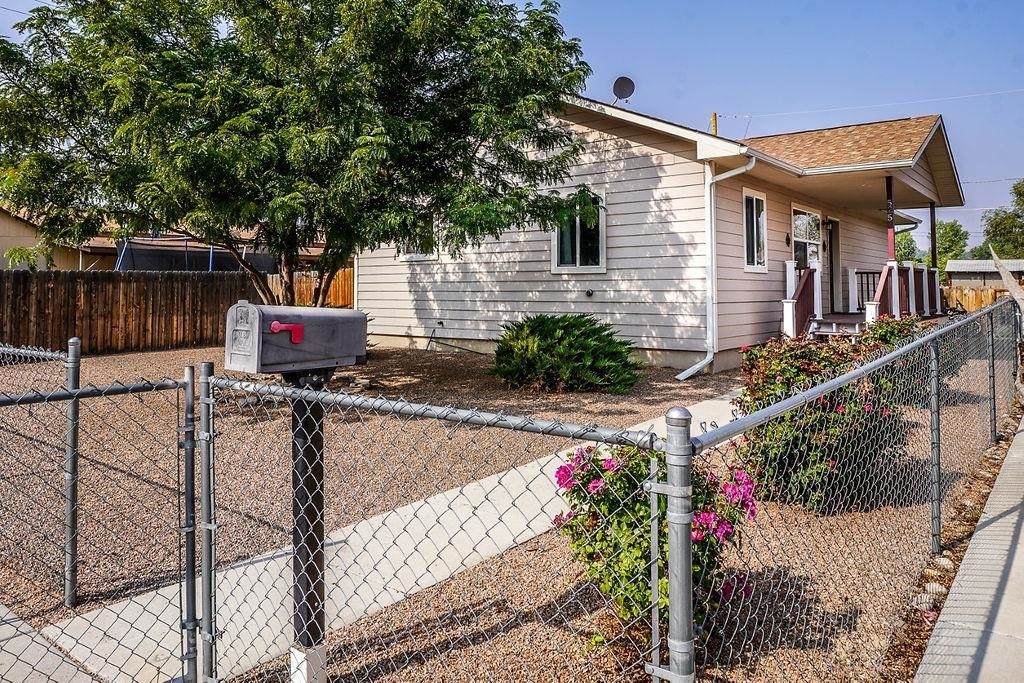 525 Chuluota Avenue - Photo 1