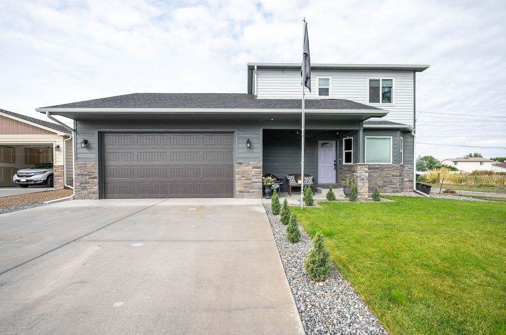 475 El Jardin Lane - Photo 1