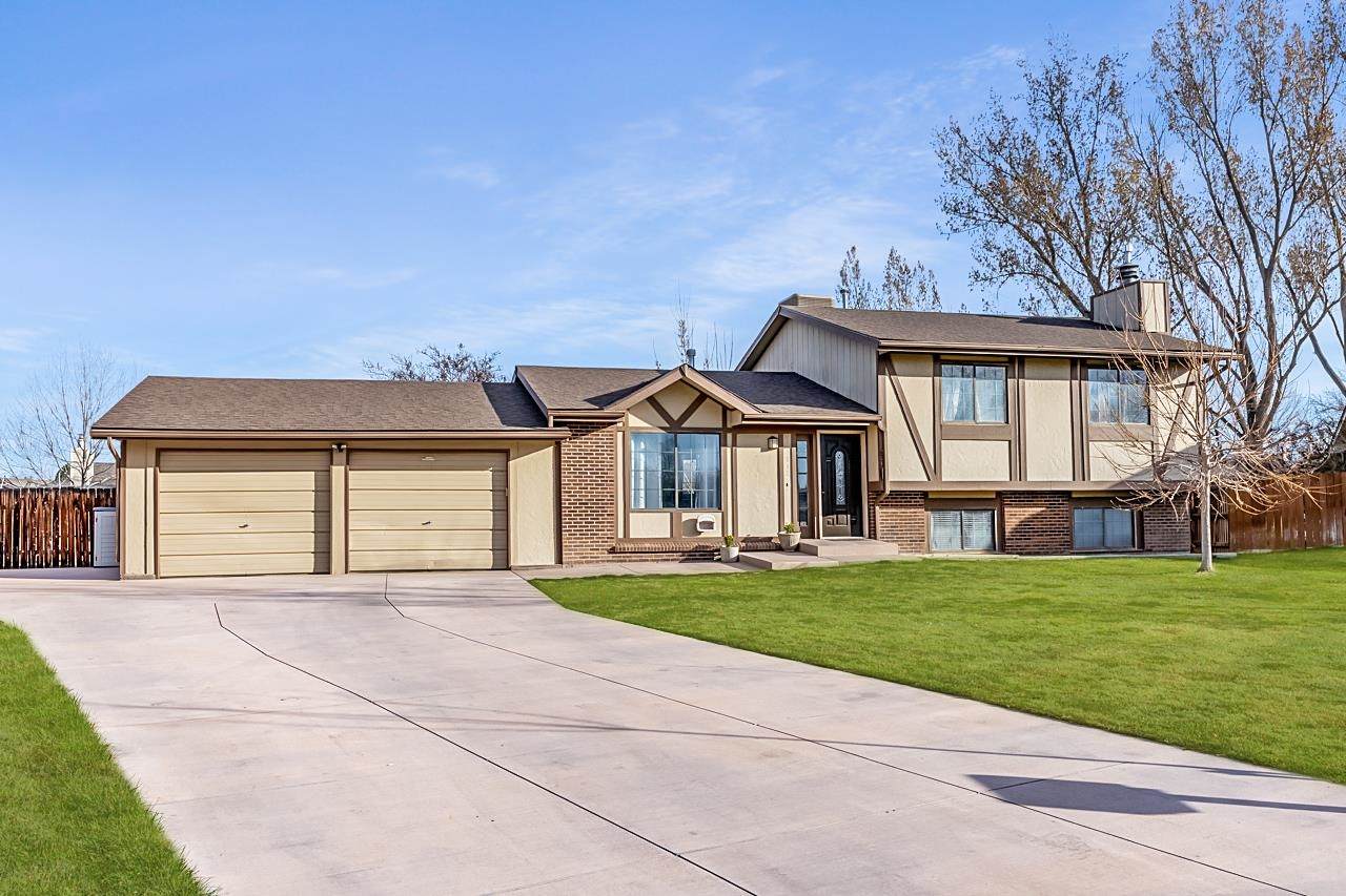 3042 Crocus Court - Photo 1