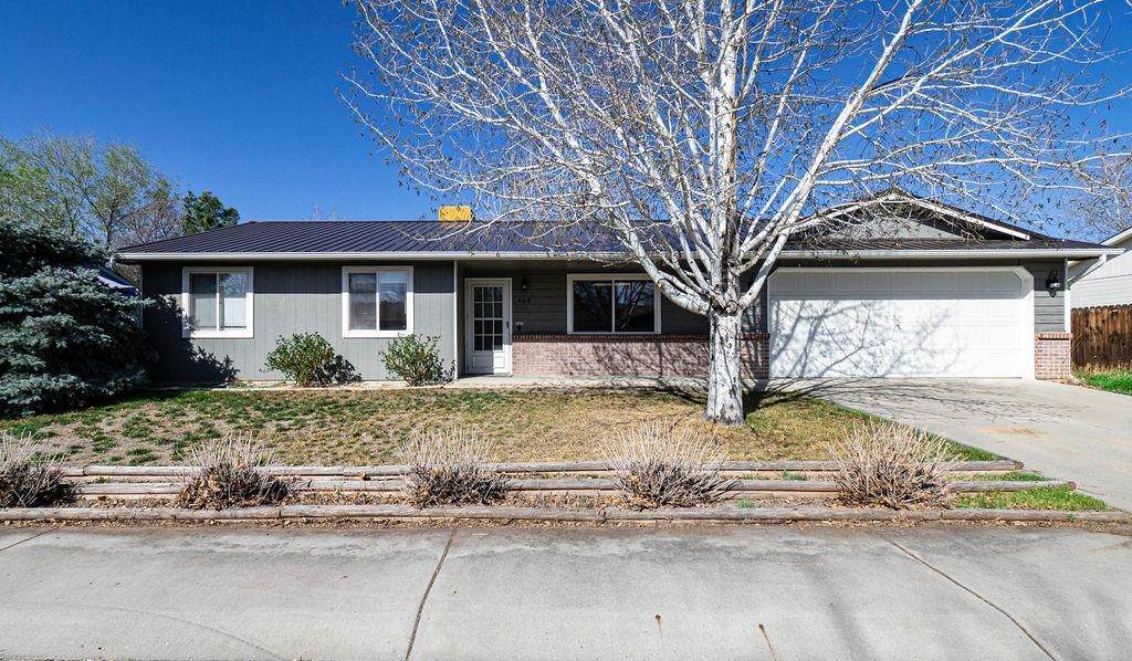 469 Pera Street - Photo 1