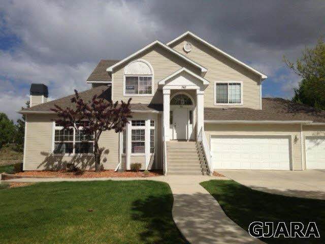 742 Glen Court - Photo 1