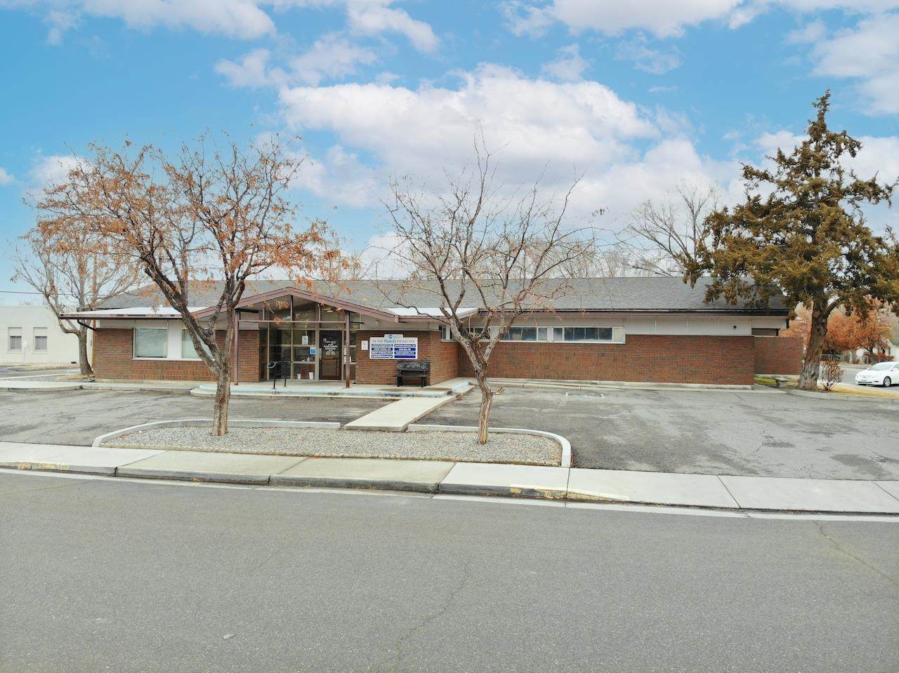 555 Meeker Street - Photo 1