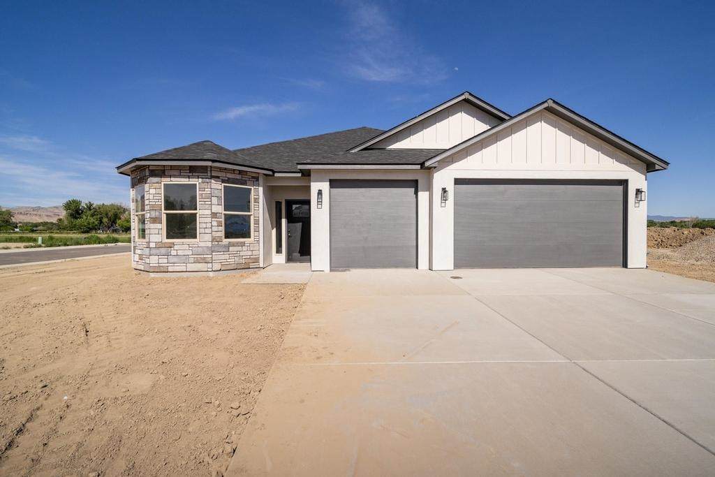 514 Desert Peach Street - Photo 1