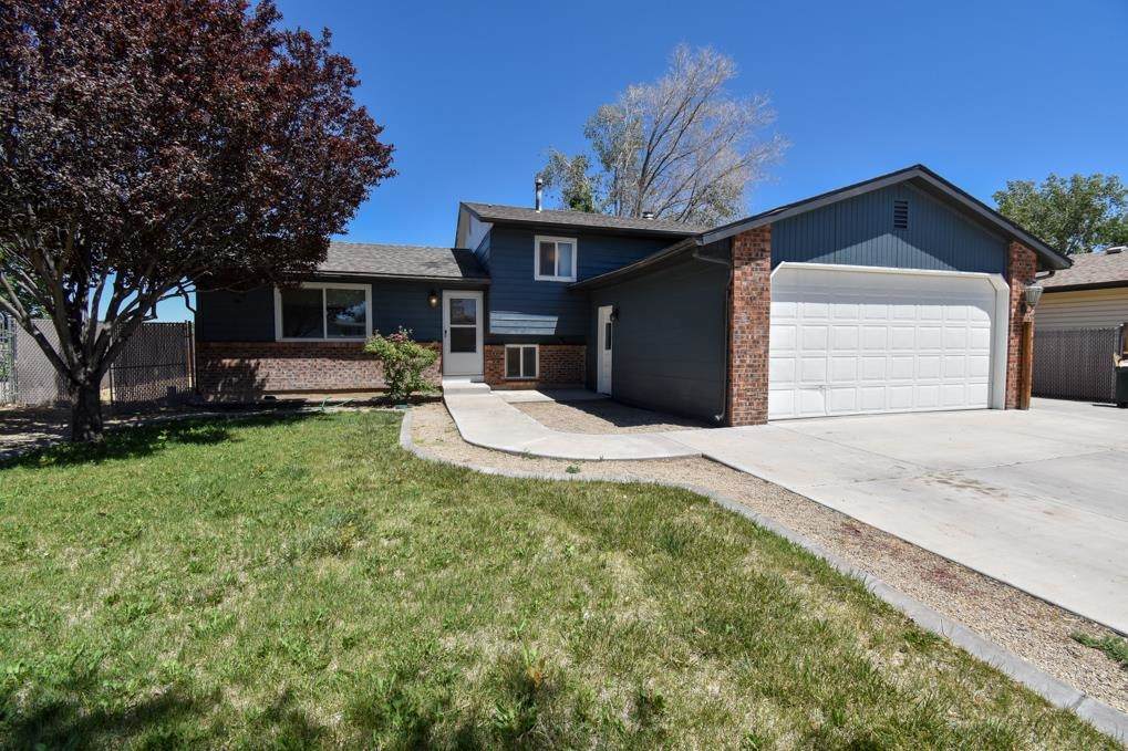 266 Danbury Circle - Photo 1