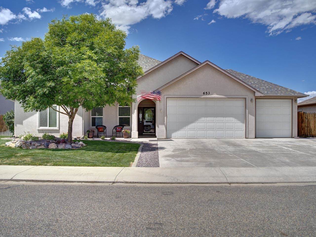 653 Amethyst Drive - Photo 1