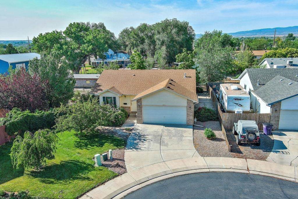 454 Sun Court - Photo 1