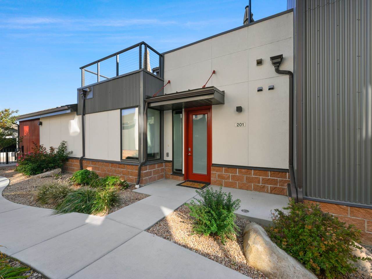859 Struthers Avenue - Photo 1