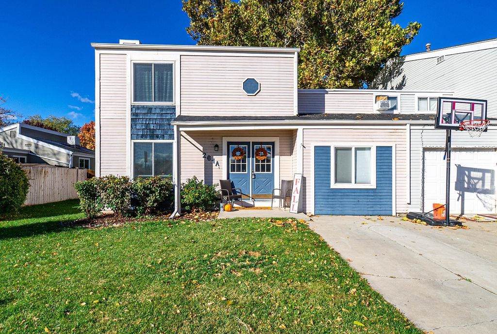 261 Quincy Lane - Photo 1