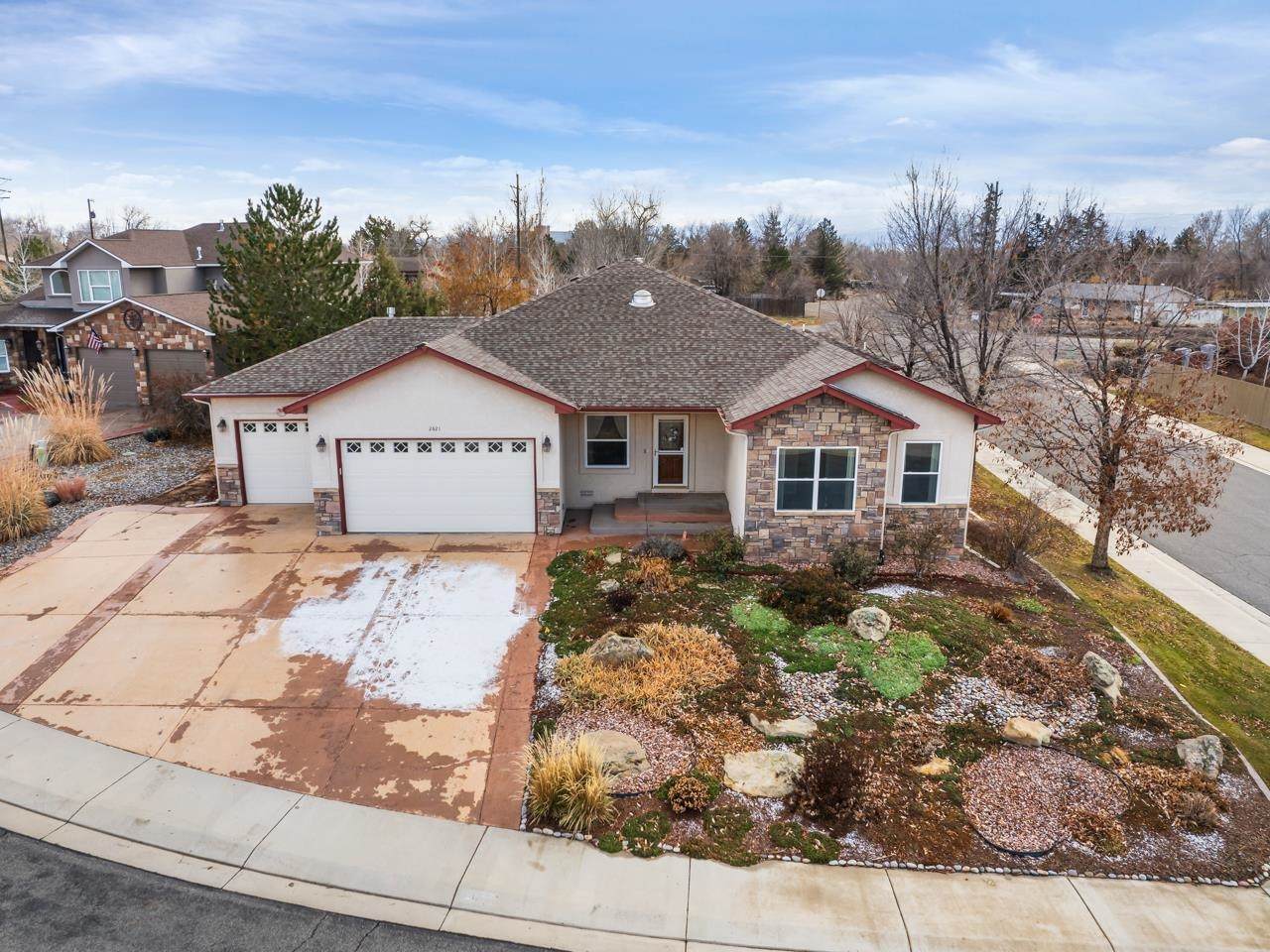 2621 Wisteria Court - Photo 1
