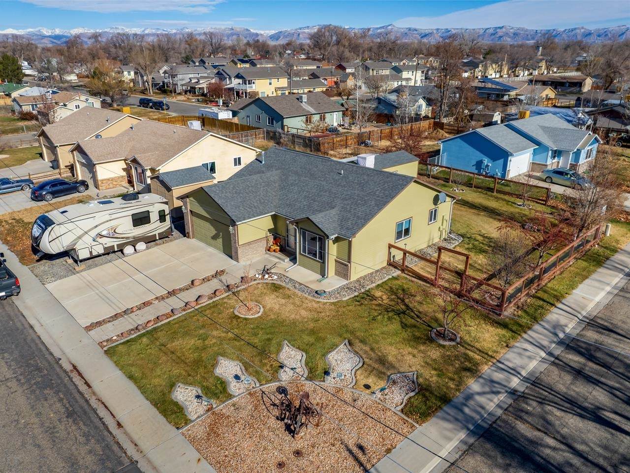288 Apple Street - Photo 1