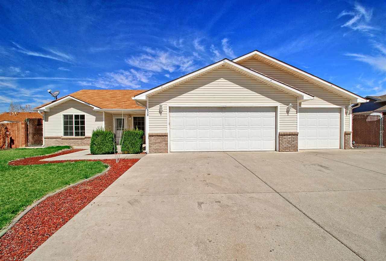 850 Henry Circle - Photo 1