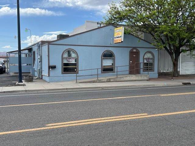 809 7th Street - Photo 1