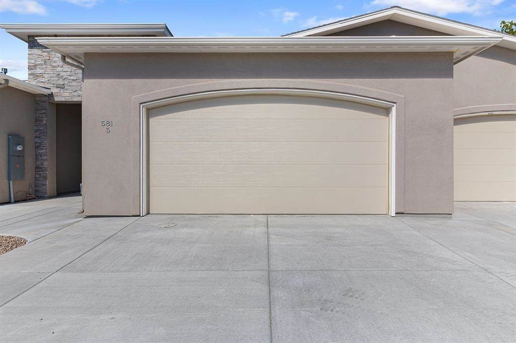 581 Indian Creek Drive - Photo 1
