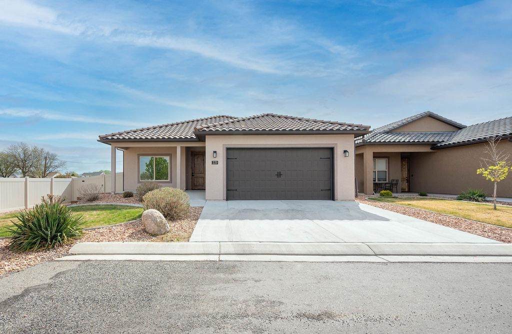 220 Love Mesa Drive - Photo 1