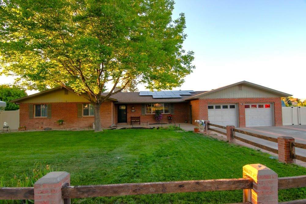 440 Meadows Way - Photo 1