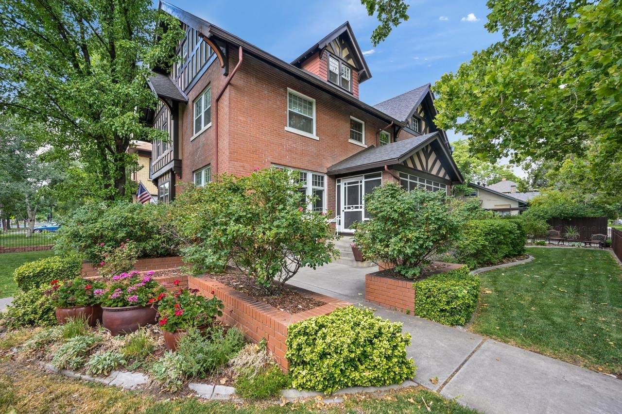 604 7th Street - Photo 1