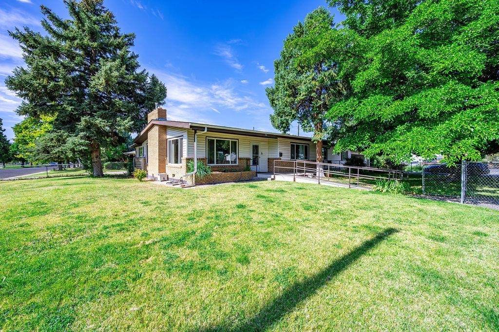 181 Elm Avenue - Photo 1