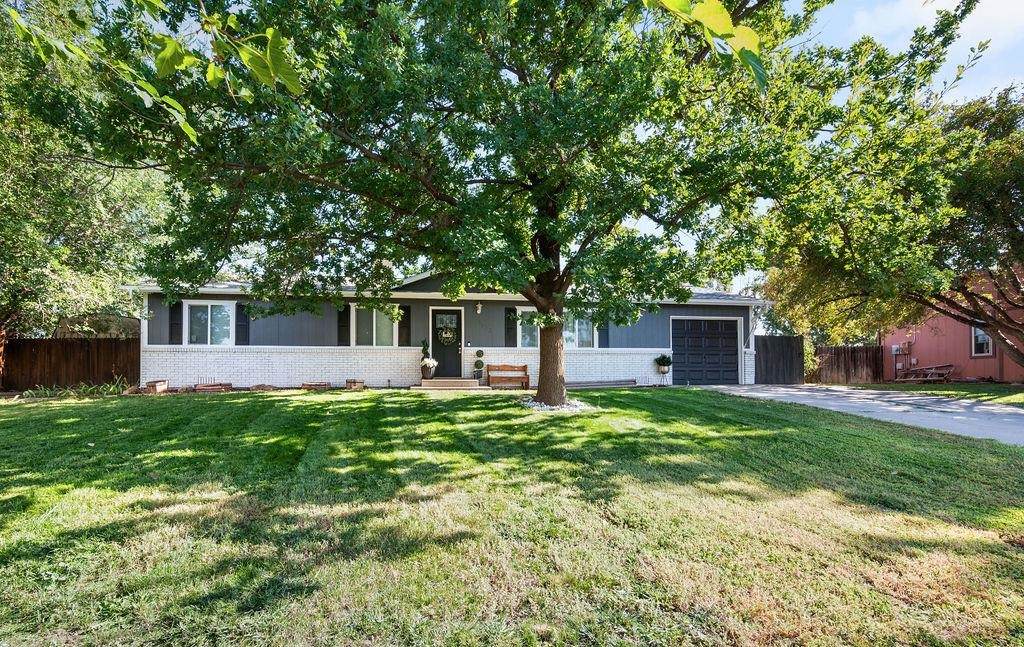 3022 Country Road - Photo 1