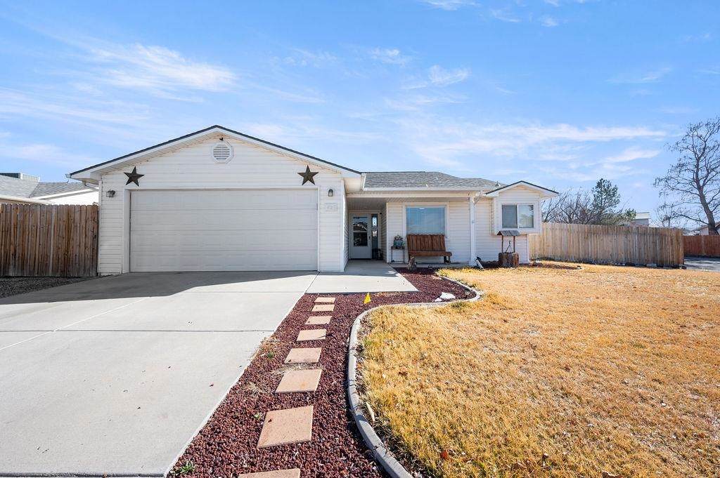 426 Mountainside Lane - Photo 1