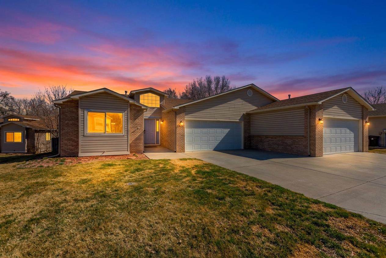 528 Park Ridge Court - Photo 1