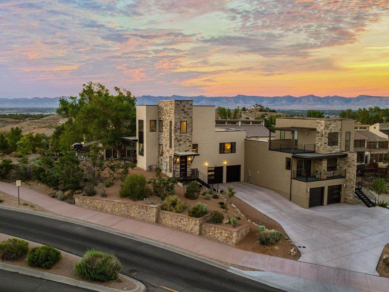 365 Ridges Boulevard - Photo 1