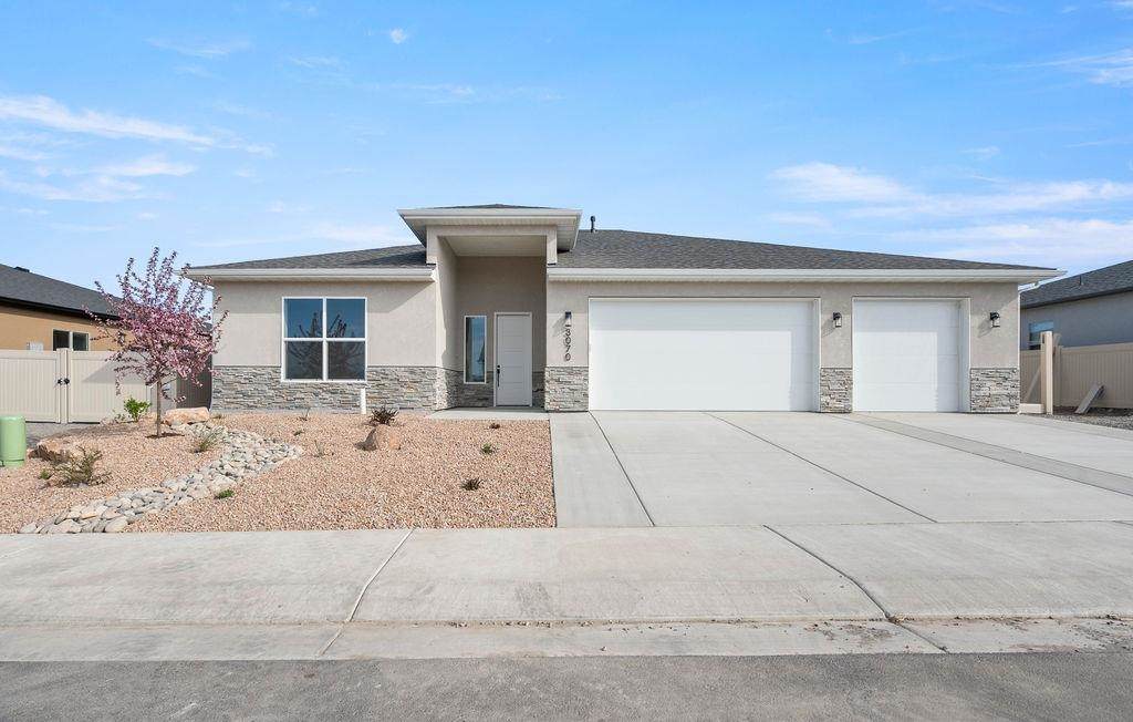 3070 Thunderhead Way - Photo 1