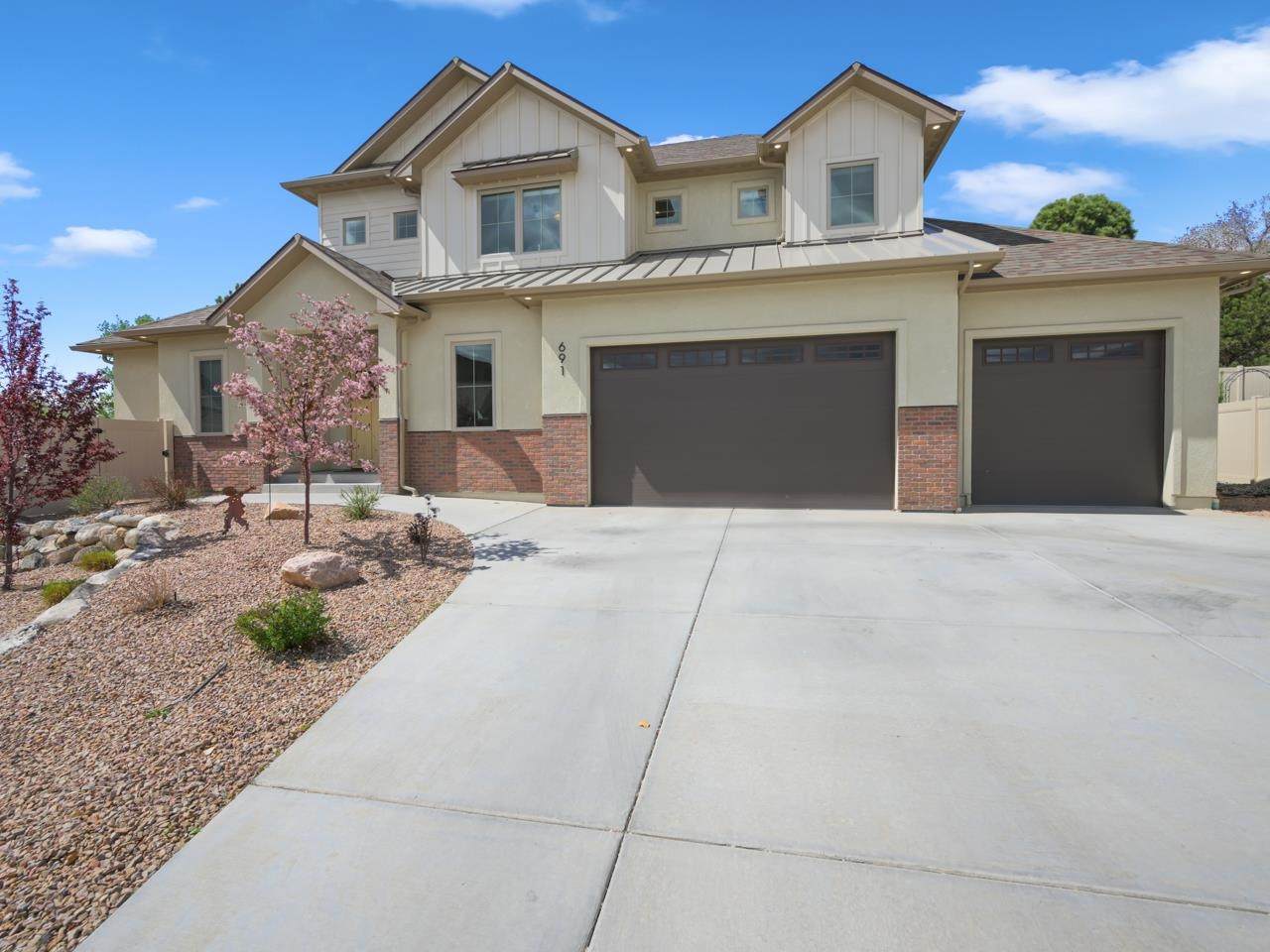 691 Drever Court - Photo 1