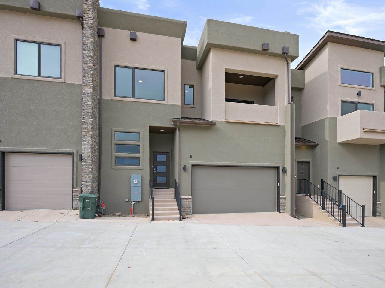 392 Ridges Boulevard - Photo 1