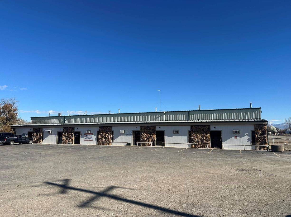 864 20 Road - Photo 1