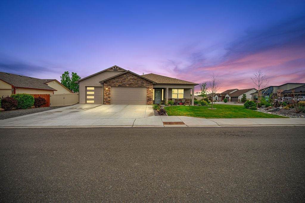 957 Elberta Drive - Photo 1