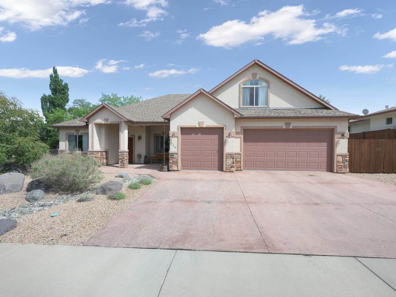 508 Swan Lane - Photo 1