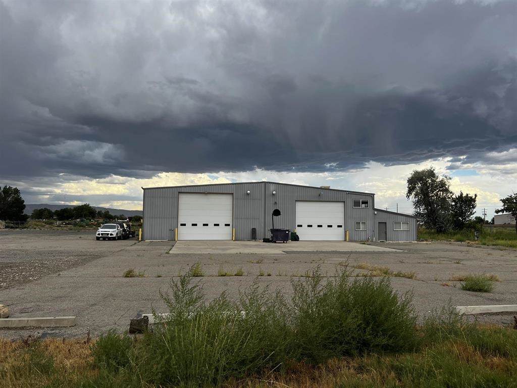 806 21 1/2 Road - Photo 1